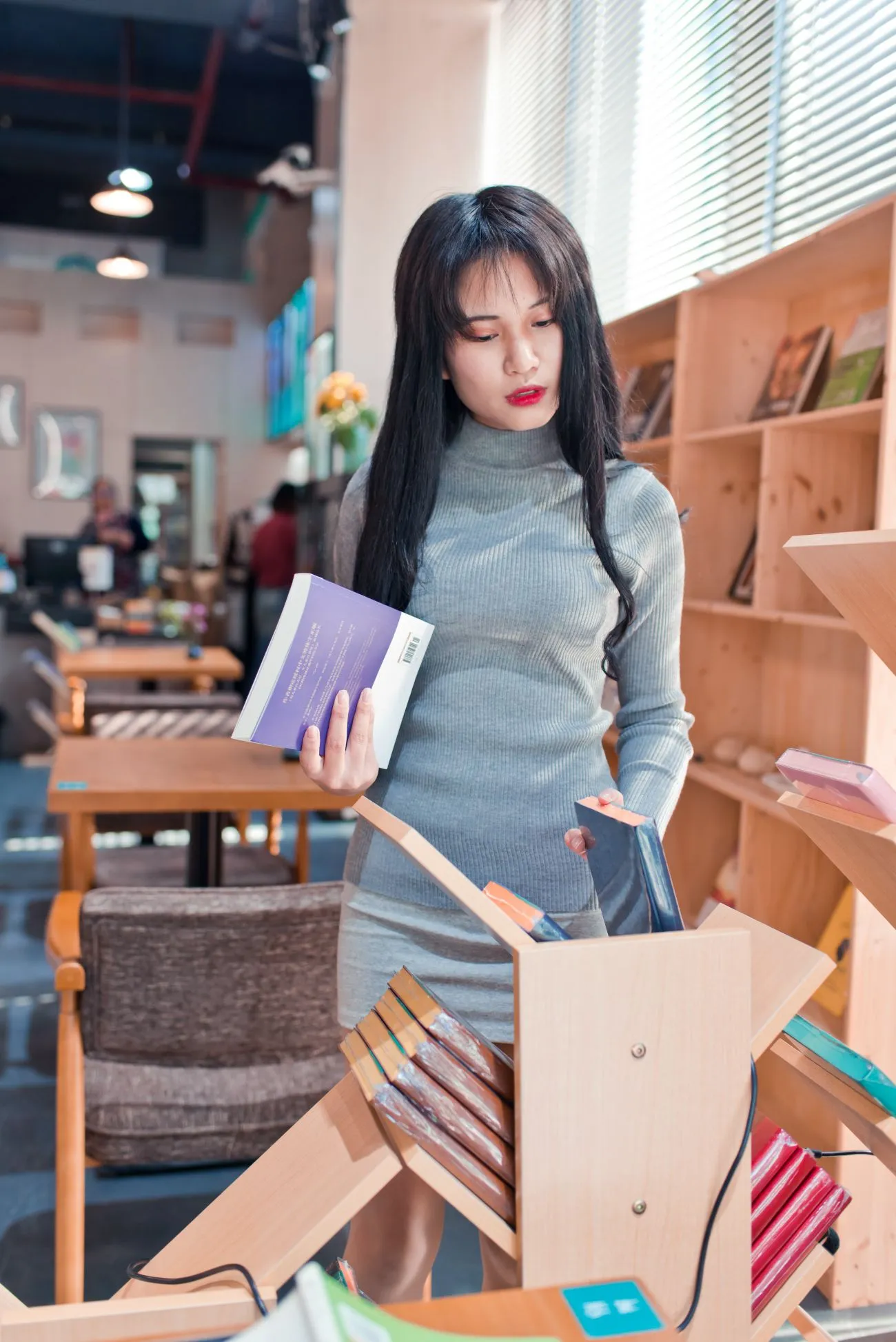 [Mzsock] NO.084 The cute girl in short skirt and silk stockings in the leisure bookstore street photography#[79P]-19