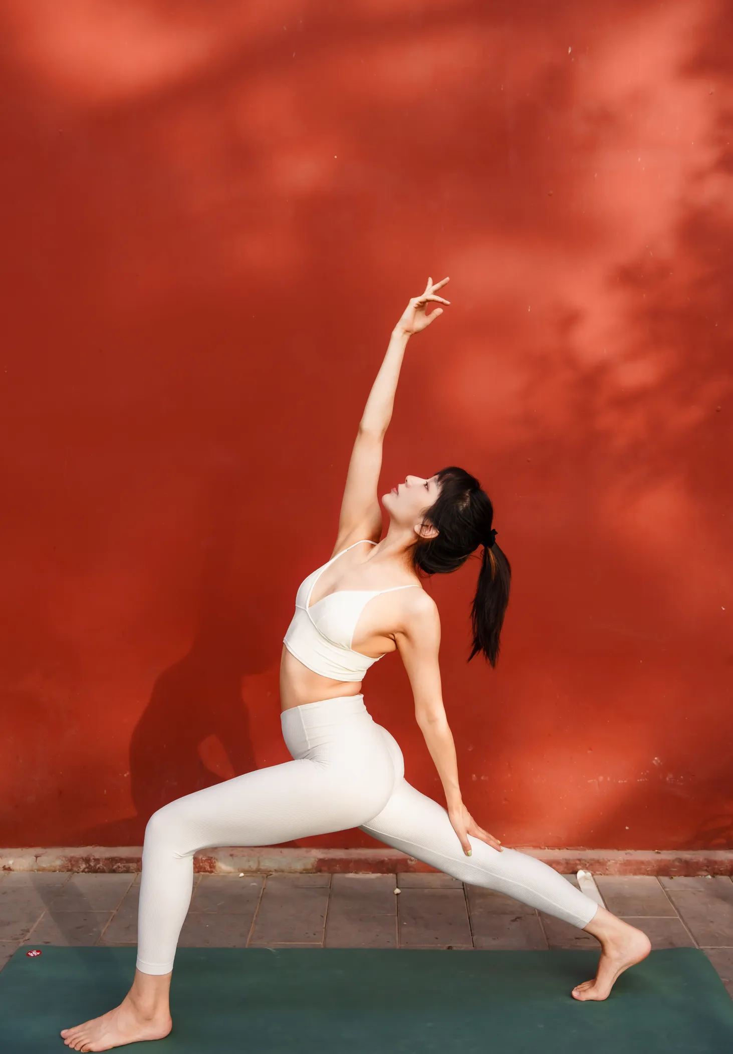 [YITUYU] 2022.12.01 Vol.2575 – Yoga and Red Wall Mengmeng#[23P]-15